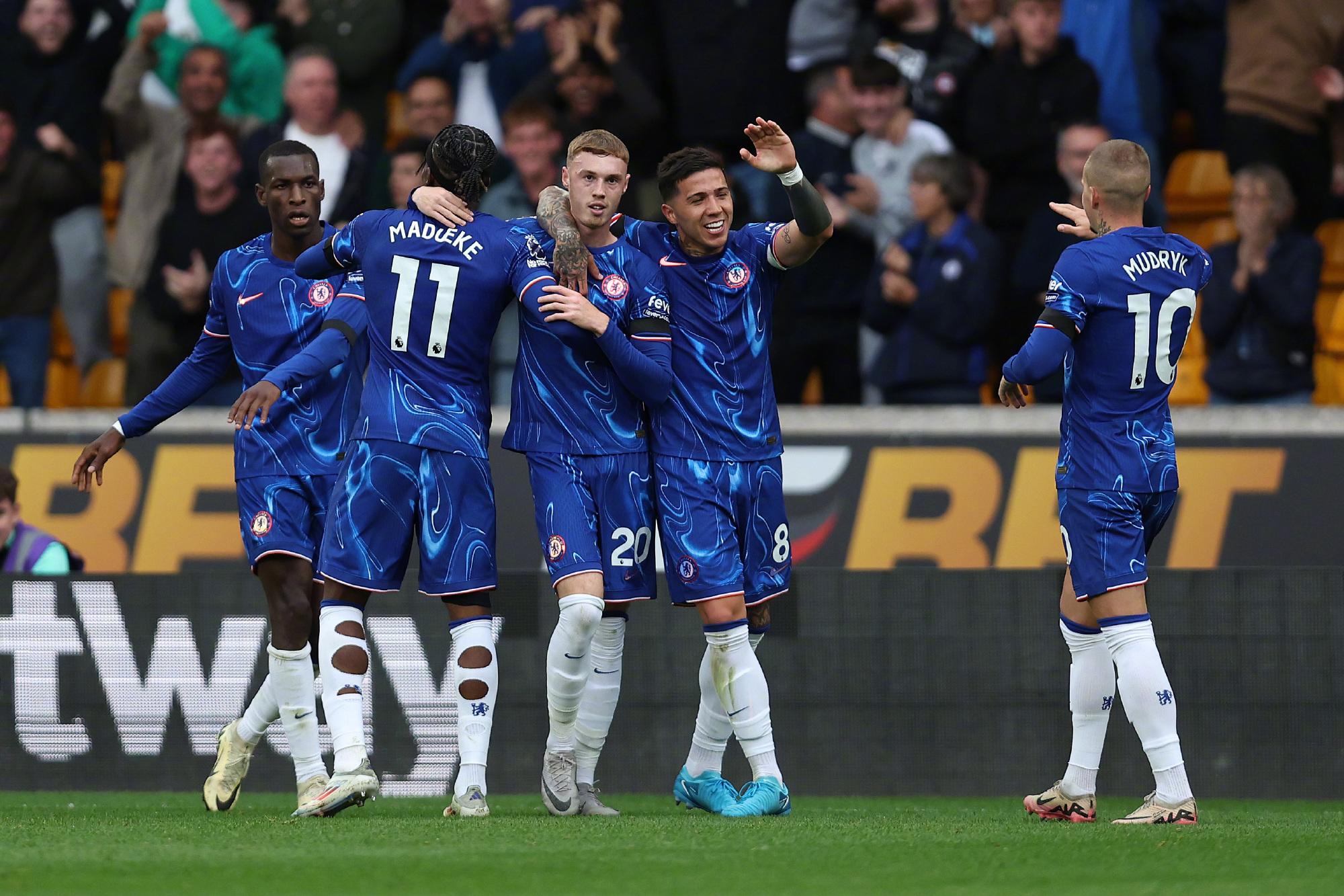 端表现得更 端表现得更