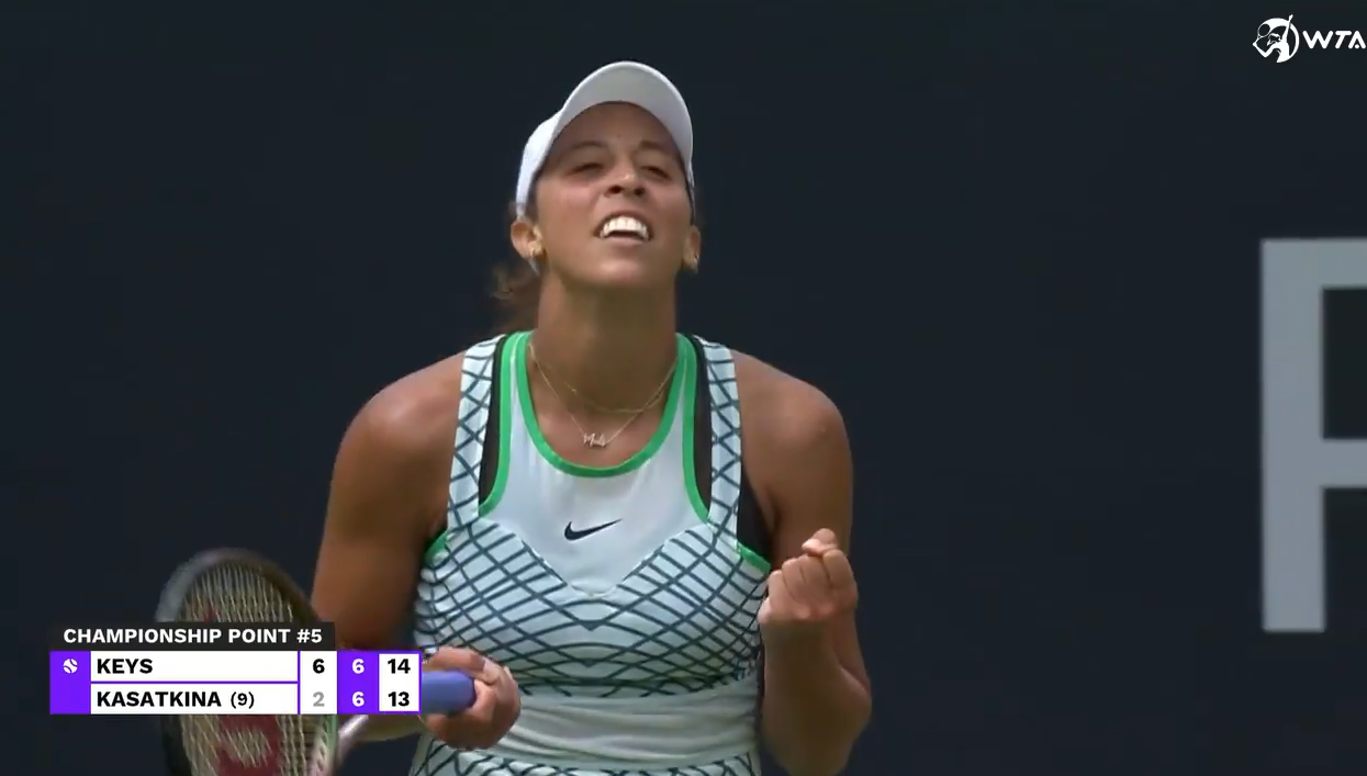 形成鲜明对 形成鲜明对